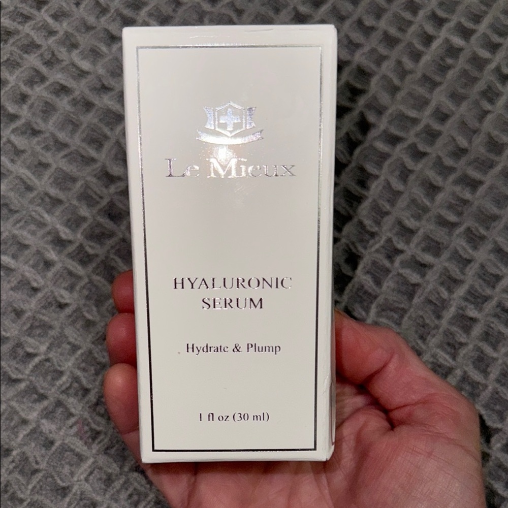 Hyaluronic Serum - White
